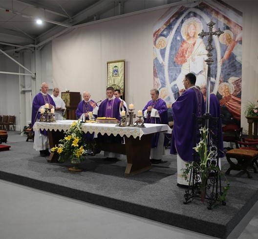 Slavljena misa zadušnica na prvu godišnjicu smrti biskupa Valentina Pozaića